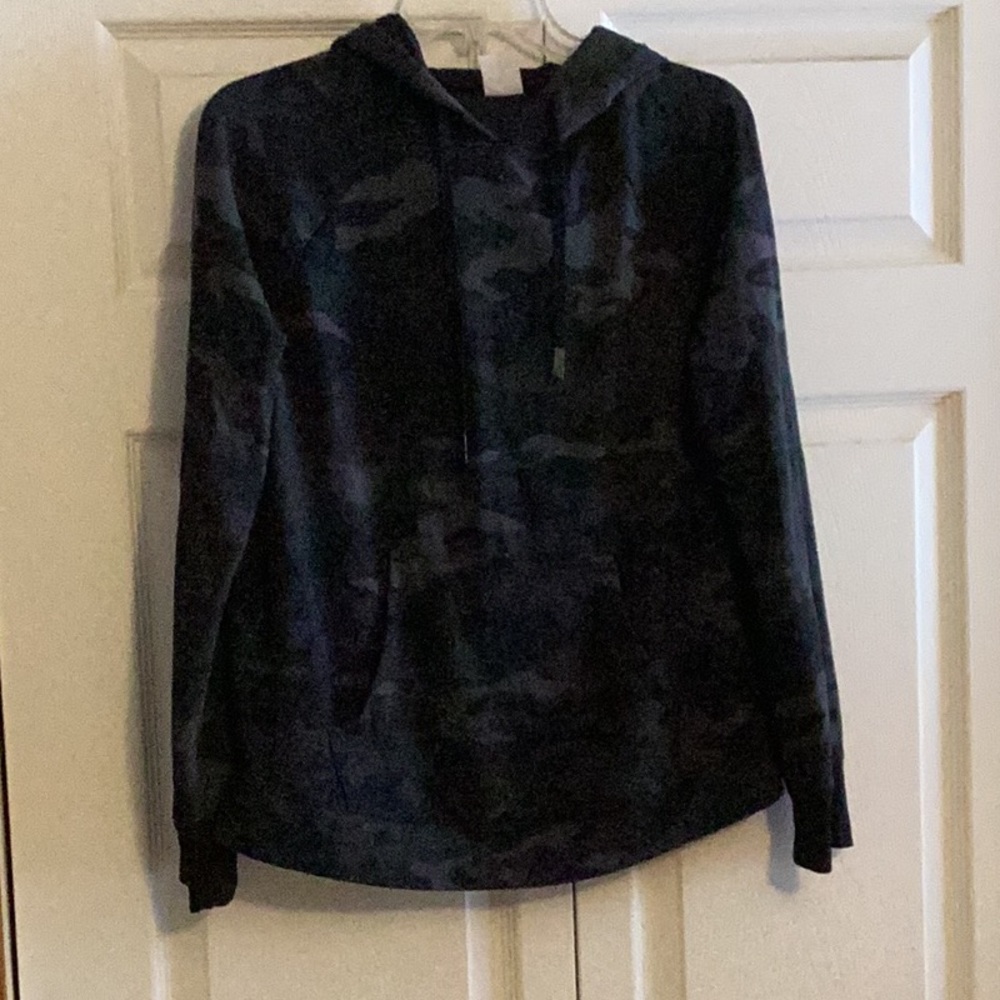 Casual Dark Camo Hoodie - Women